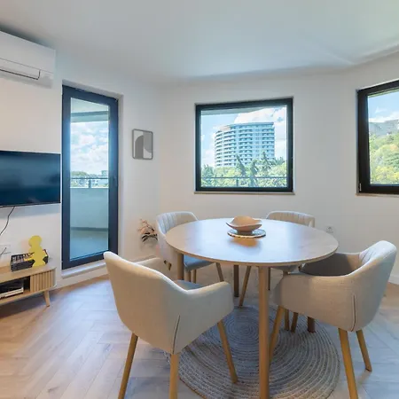 Modern View Flat With Free Parking * Warna