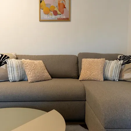 Modern View Flat With Free Parking Apartment *