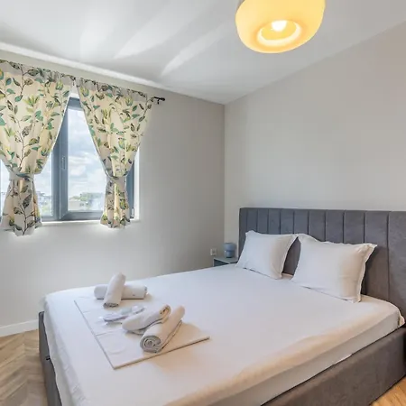 Apartment Modern View Flat With Free Parking