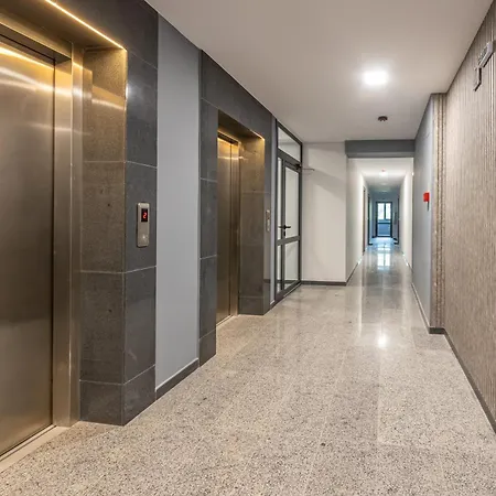 Modern View Flat With Free Parking * Warna
