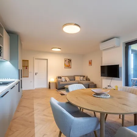 Modern View Flat With Free Parking
